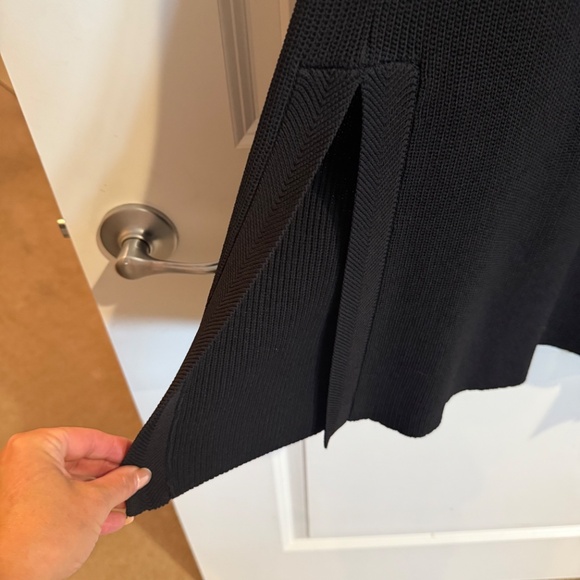 Wilfred - long sleeveless knit vest - size medium - Picture 4 of 5